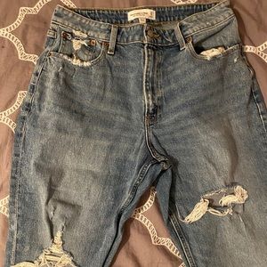 Abercrombie & Fitch High Rise Mom Jeans